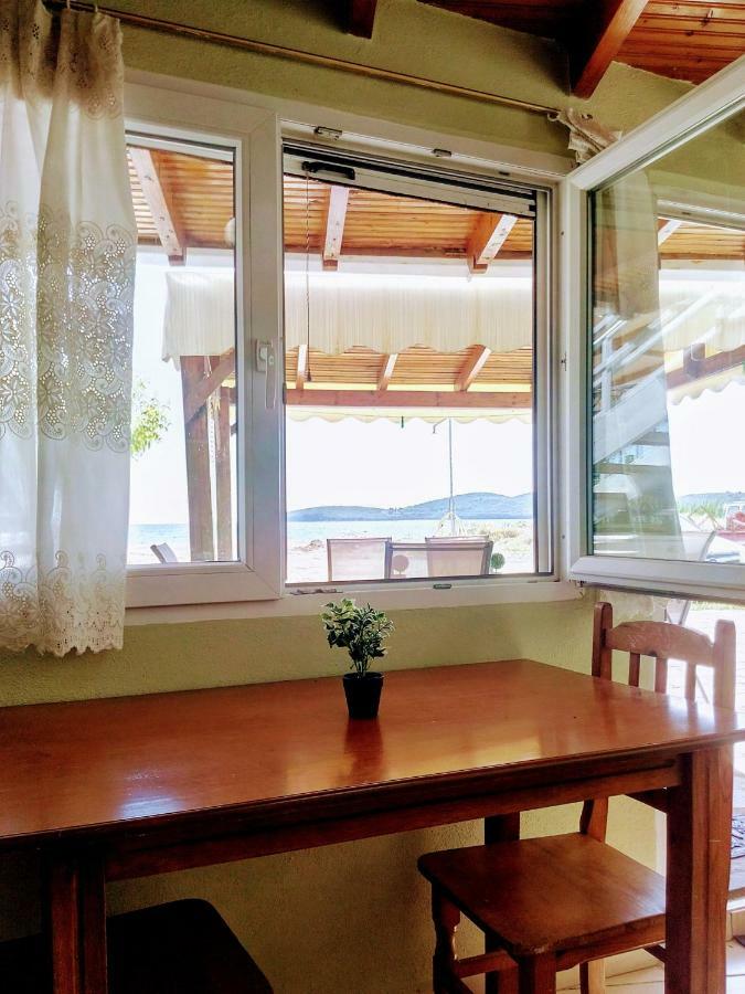 Retro Beach House Неа-Перамос Экстерьер фото